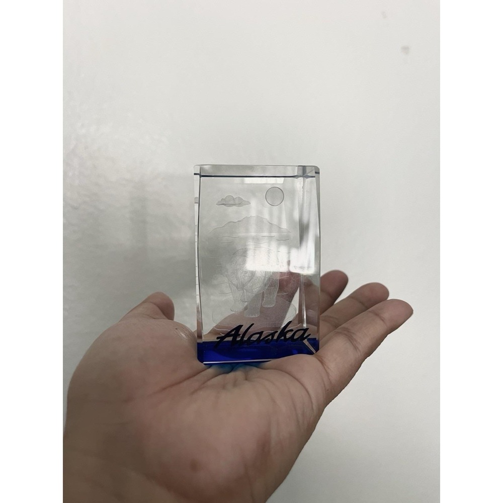 VTG Polar Bear Alaska‎ 3D Laser Art Glass Paperweight
